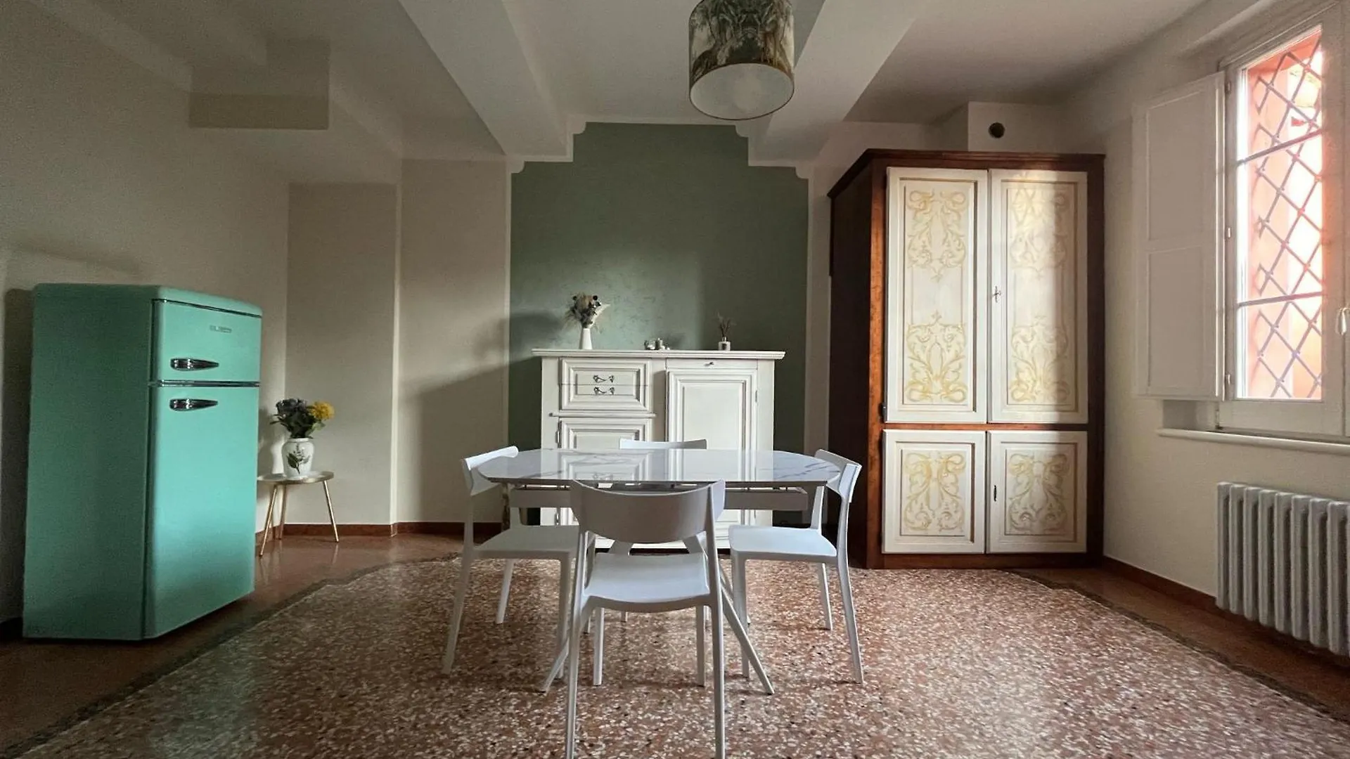 Saragozza Flat & Secret Garden Apartment Bologna Italy